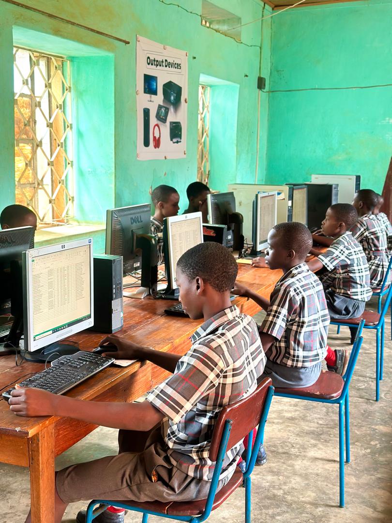 Pupils in the computer lab