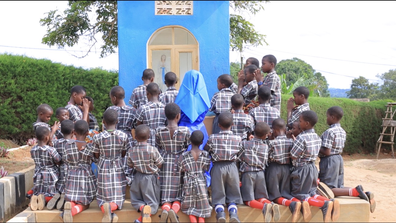 Prayer time, Pupils attending to prayers with the Sr 2
